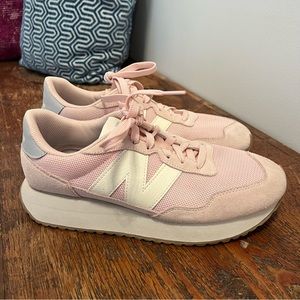 New Balance 237